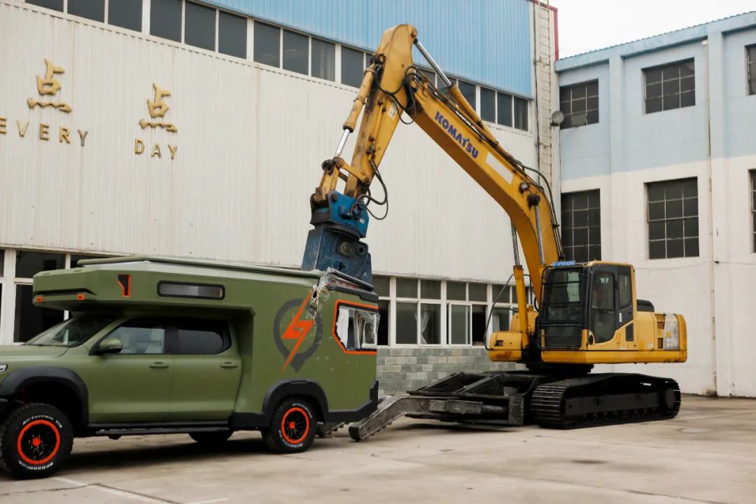 砸掉山海炮旅居車(chē)，覽眾房車(chē)究竟在搞什么？